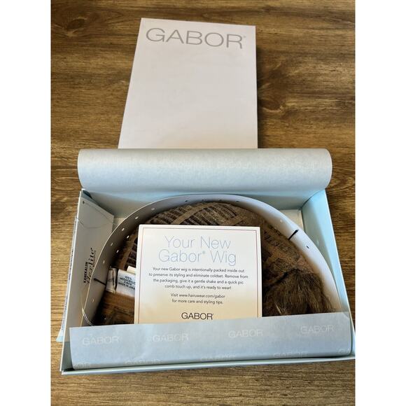 New Eva Gabor Belle Layered Curl Comfort Cap Wig, Buttered Toast - Picture 1 of 5